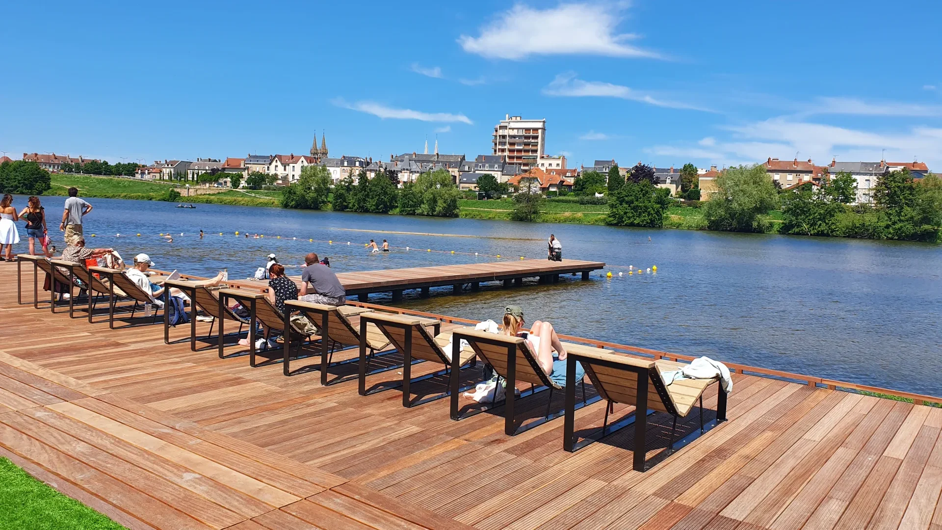 Berges de l'Allier à Moulins — nature et plein air