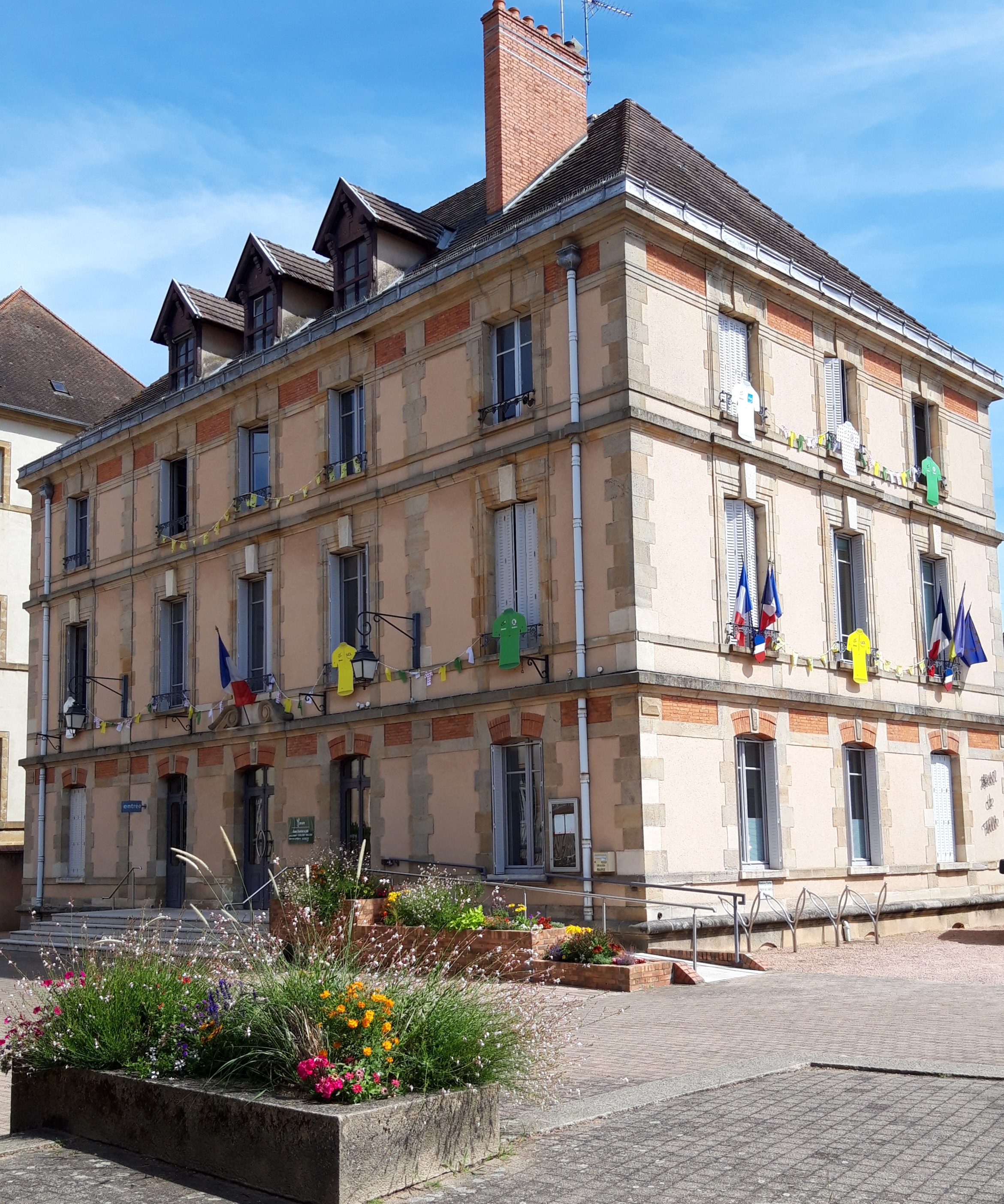 Château d'Yzeure — vivre à Yzeure aux portes de Moulins
